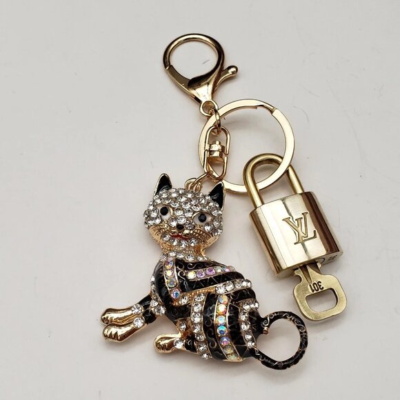 Authentic Louis Vuitton Lock & Key with unbranded Cat Bagcharm, Keycharm - Picture 6 of 7